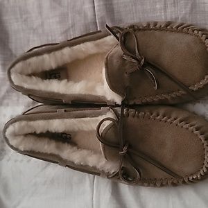 UGG Dakota Loafers Sz.9